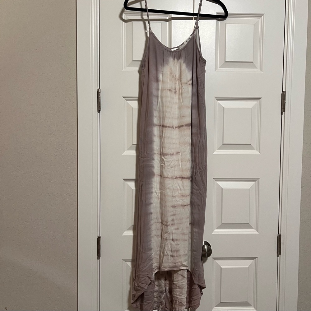 High-Low Dress with Front Keyhole in Gray and Cream